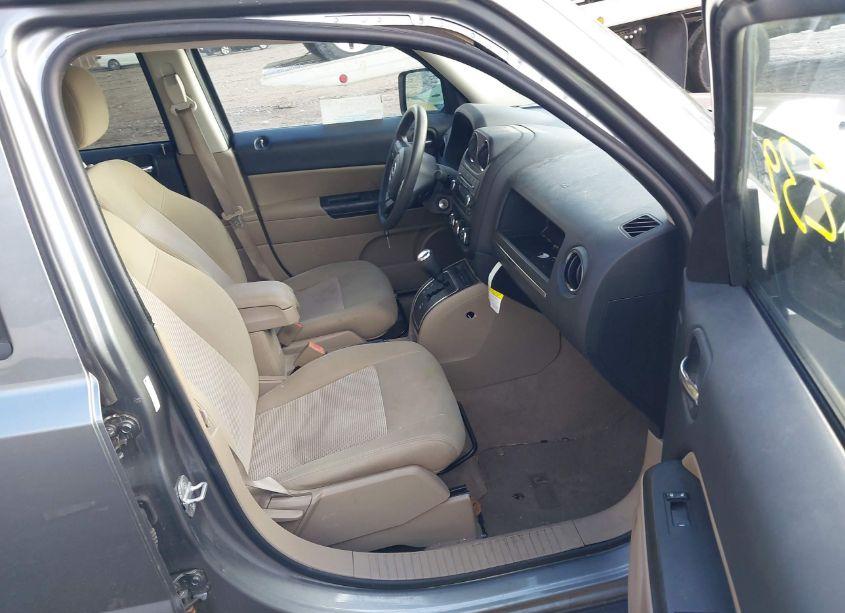 Photo 5 of 2013 Jeep Patriot SPORT (VIN 1C4NJPBA4DD127091)