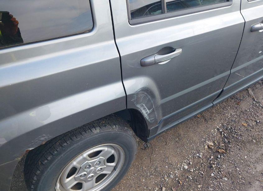 Photo 6 of 2013 Jeep Patriot SPORT (VIN 1C4NJPBA4DD127091)