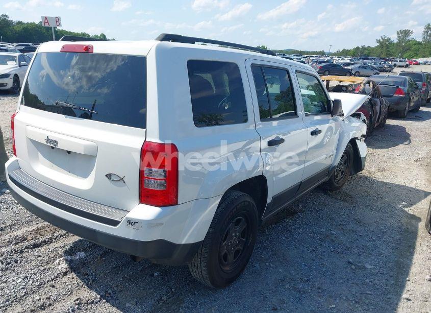 Photo 4 of 2013 Jeep Patriot SPORT (VIN 1C4NJPBA4DD130489)