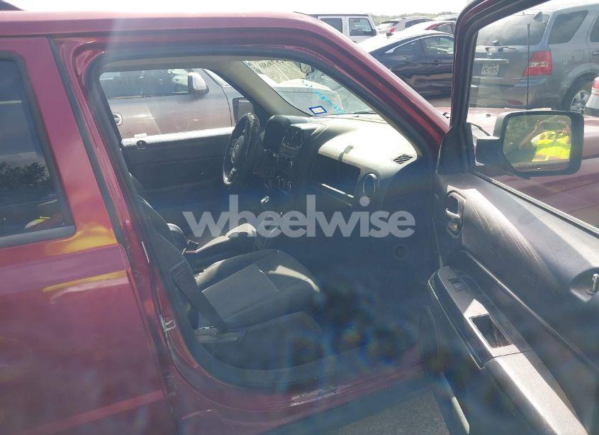 Photo 5 of 2014 Jeep Patriot SPORT (VIN 1C4NJPBA4ED551968)