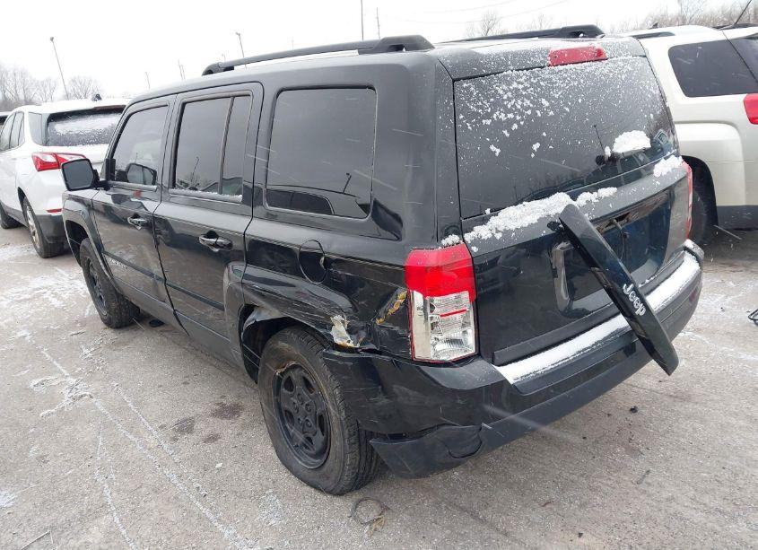 Photo 3 of 2014 Jeep Patriot SPORT (VIN 1C4NJPBA4ED573047)