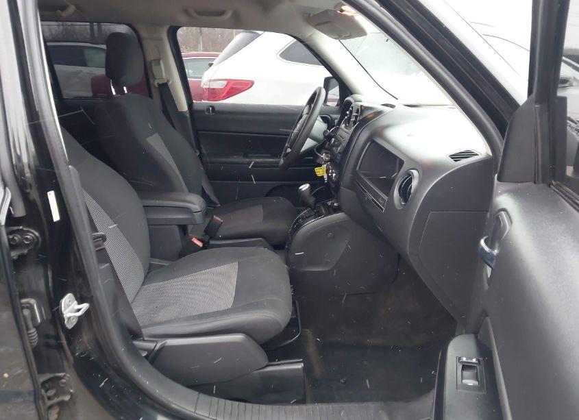 Photo 5 of 2014 Jeep Patriot SPORT (VIN 1C4NJPBA4ED573047)