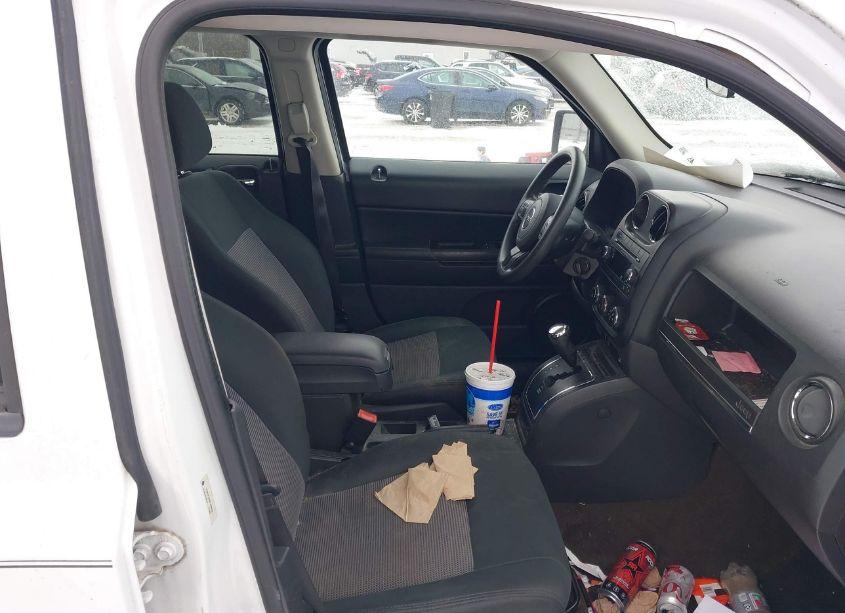 Photo 5 of 2014 Jeep Patriot SPORT (VIN 1C4NJPBA4ED596036)