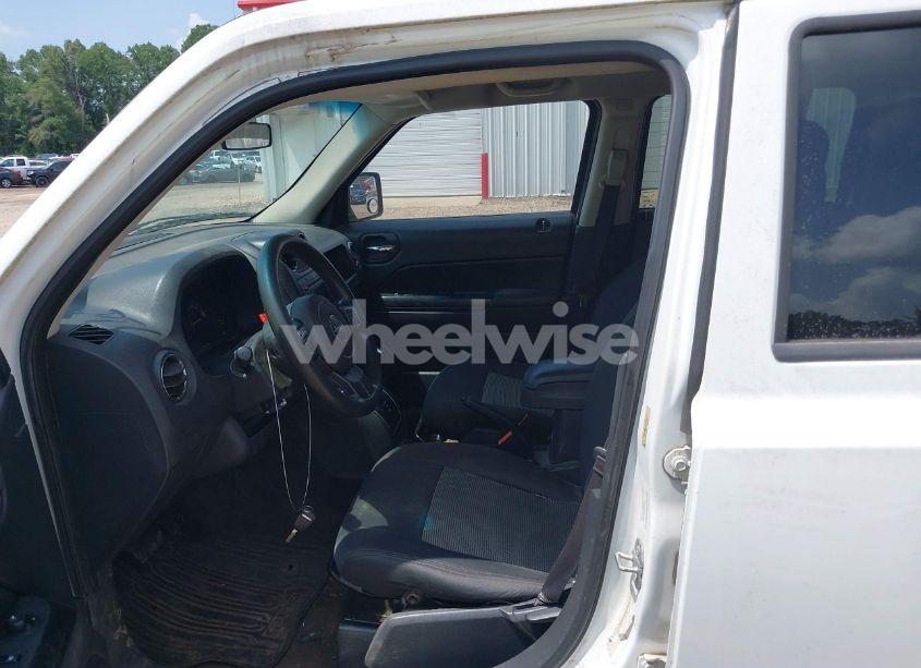 Photo 17 of 2014 Jeep Patriot ALTITUDE (VIN 1C4NJPBA4ED726137)