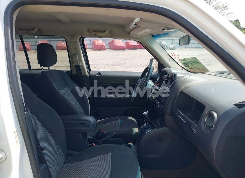 Photo 5 of 2014 Jeep Patriot ALTITUDE (VIN 1C4NJPBA4ED726137)