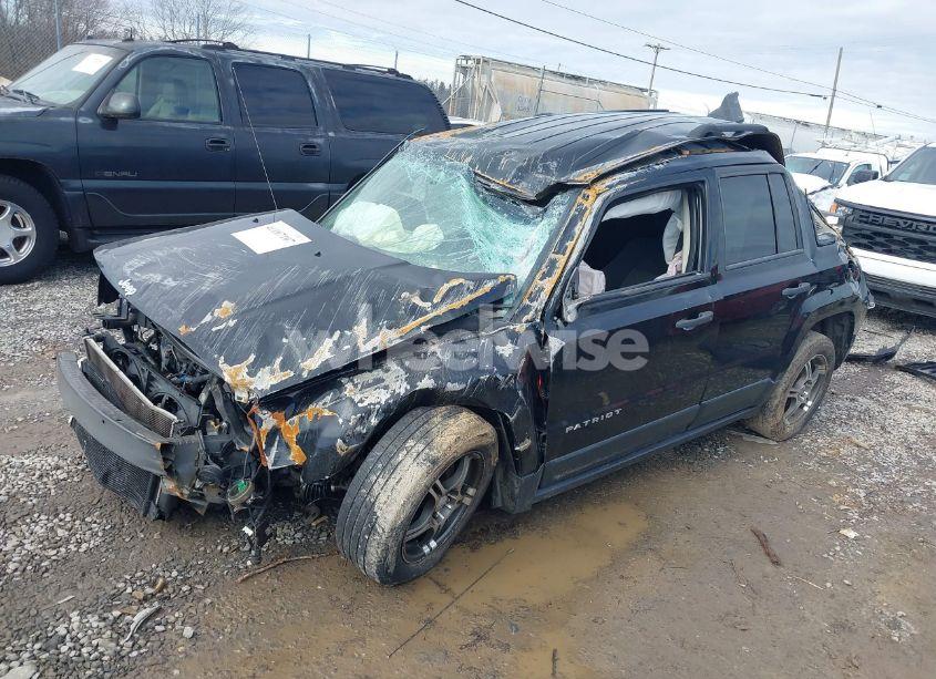 Photo 2 of 2014 Jeep Patriot SPORT (VIN 1C4NJPBA4ED752513)