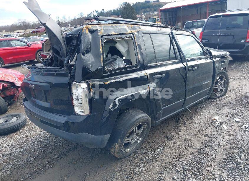 Photo 4 of 2014 Jeep Patriot SPORT (VIN 1C4NJPBA4ED752513)