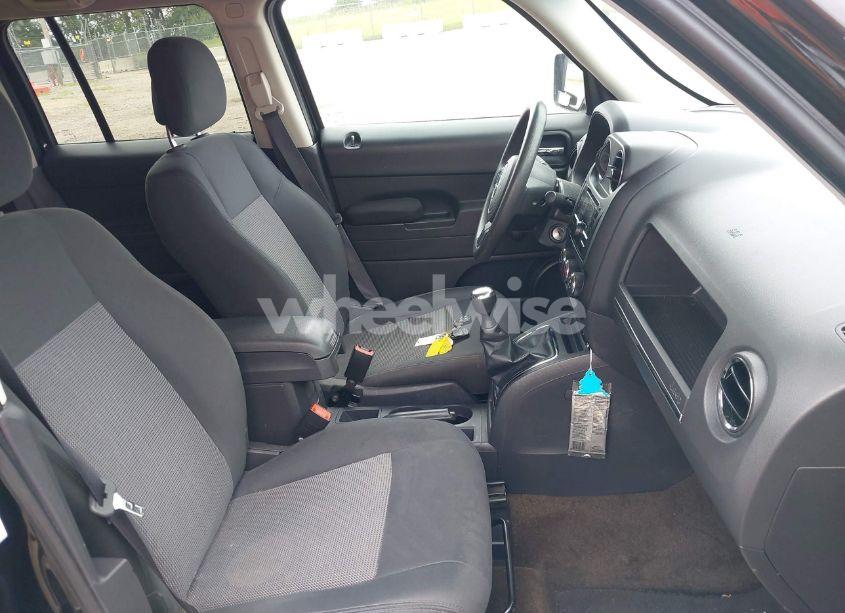 Photo 5 of 2014 Jeep Patriot SPORT (VIN 1C4NJPBA4ED789478)