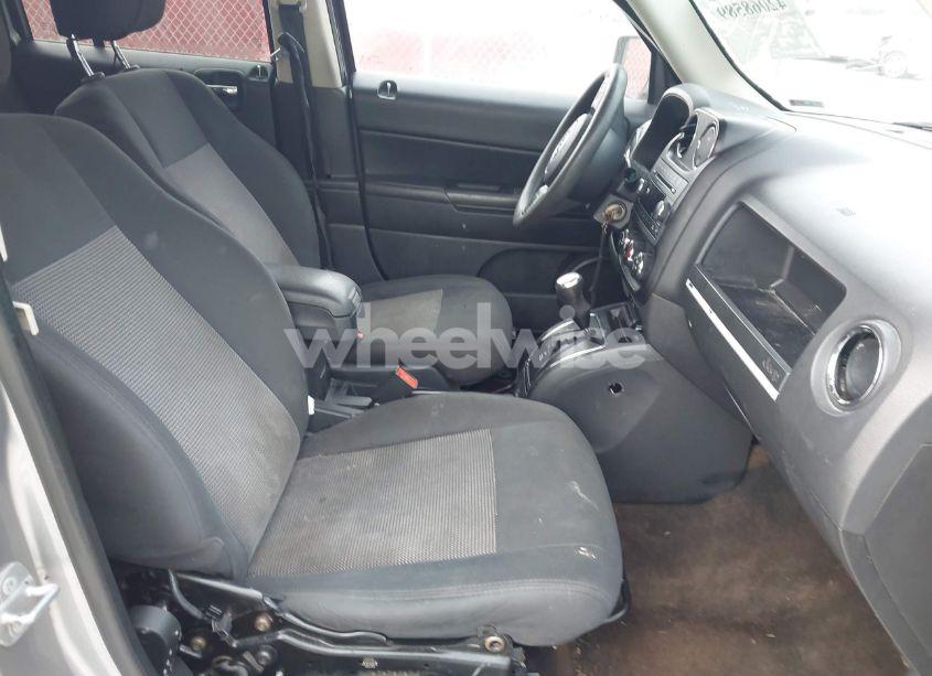 Photo 5 of 2014 Jeep Patriot SPORT (VIN 1C4NJPBA4ED812192)