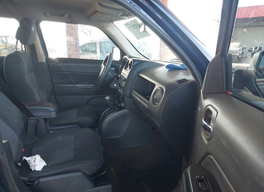 Photo 5 of 2014 Jeep Patriot SPORT (VIN 1C4NJPBA4ED817988)