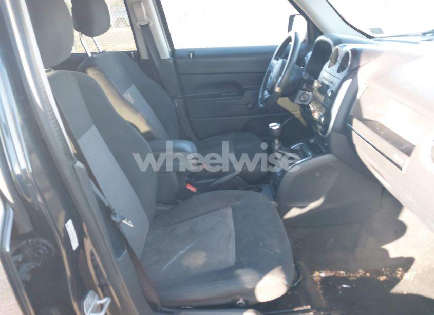 Photo 5 of 2015 Jeep Patriot SPORT (VIN 1C4NJPBA4FD179243)