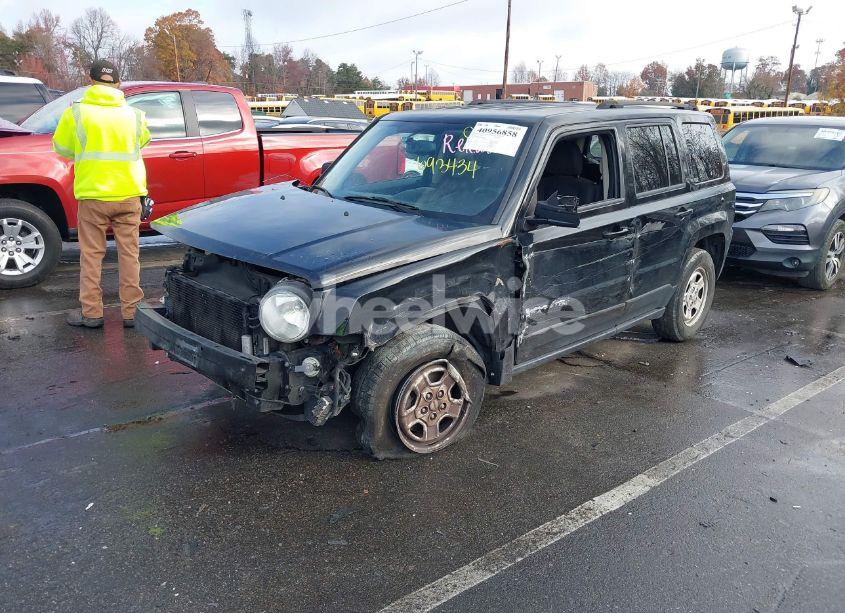 Photo 2 of 2016 Jeep Patriot SPORT (VIN 1C4NJPBA4GD693434)