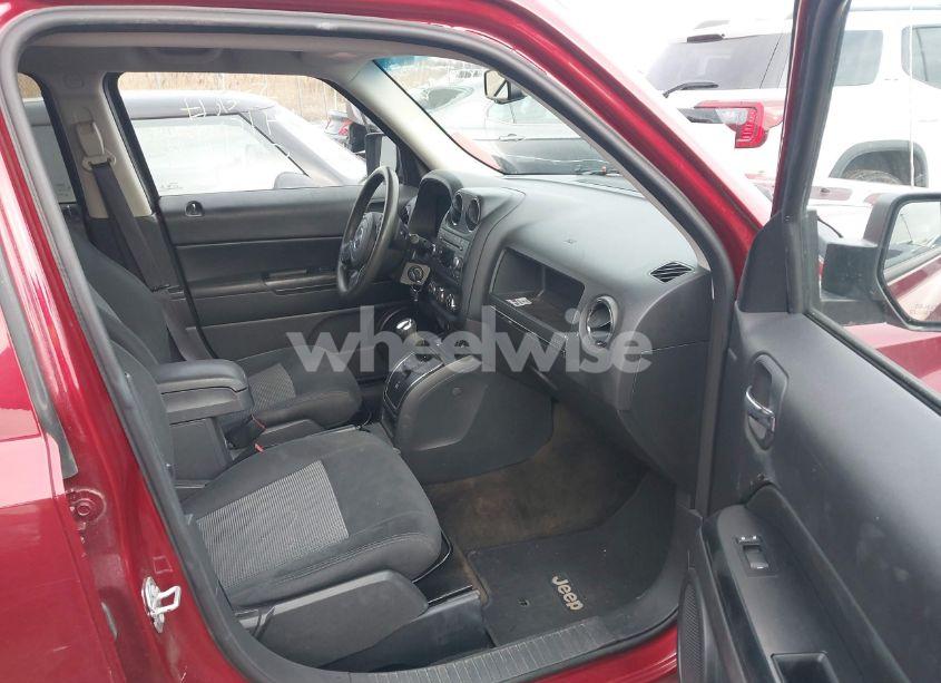 Photo 5 of 2016 Jeep Patriot SPORT (VIN 1C4NJPBA4GD734984)