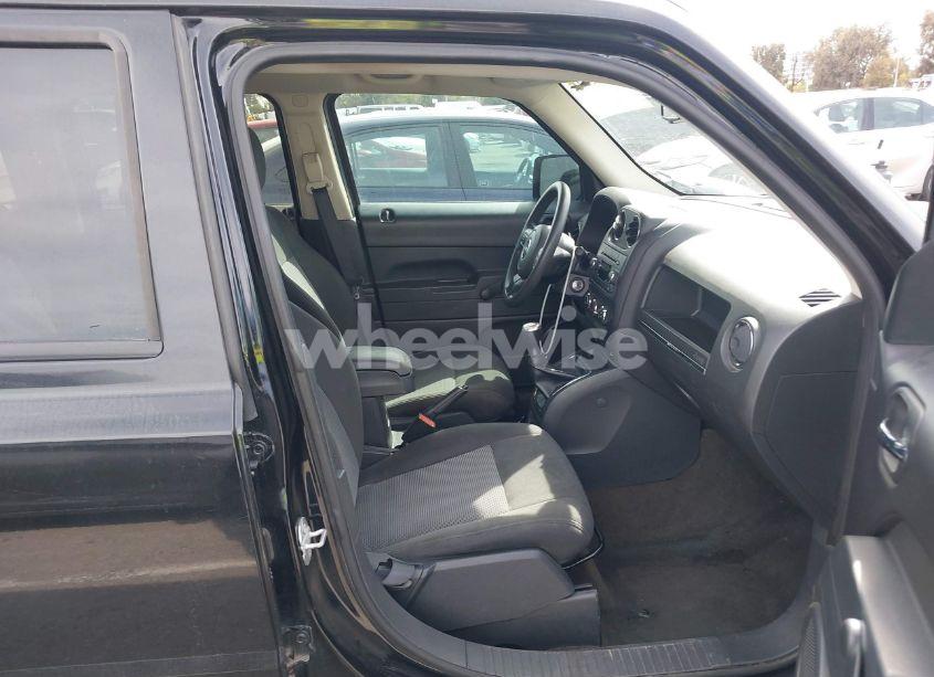 Photo 5 of 2016 Jeep Patriot SPORT (VIN 1C4NJPBA4GD809232)