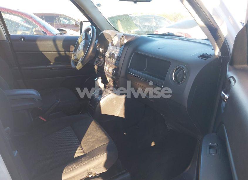 Photo 5 of 2014 Jeep Patriot SPORT (VIN 1C4NJPBA5ED801279)