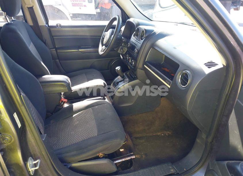 Photo 5 of 2014 Jeep Patriot SPORT (VIN 1C4NJPBA5ED842849)