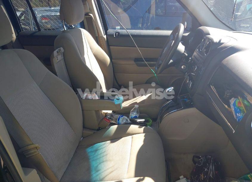 Photo 5 of 2014 Jeep Patriot SPORT (VIN 1C4NJPBA5ED881120)