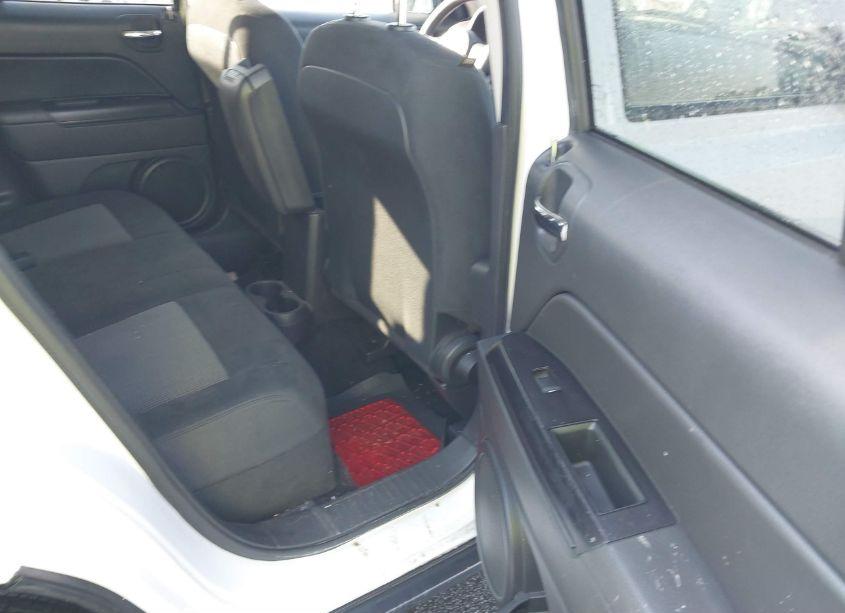 Photo 8 of 2015 Jeep Patriot SPORT (VIN 1C4NJPBA5FD156506)