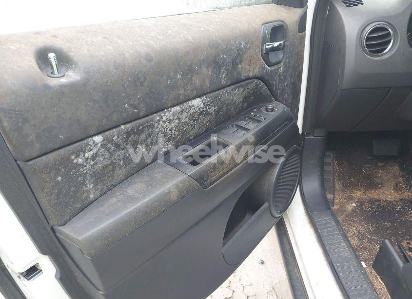 Photo 6 of 2015 Jeep Patriot SPORT (VIN 1C4NJPBA5FD285488)