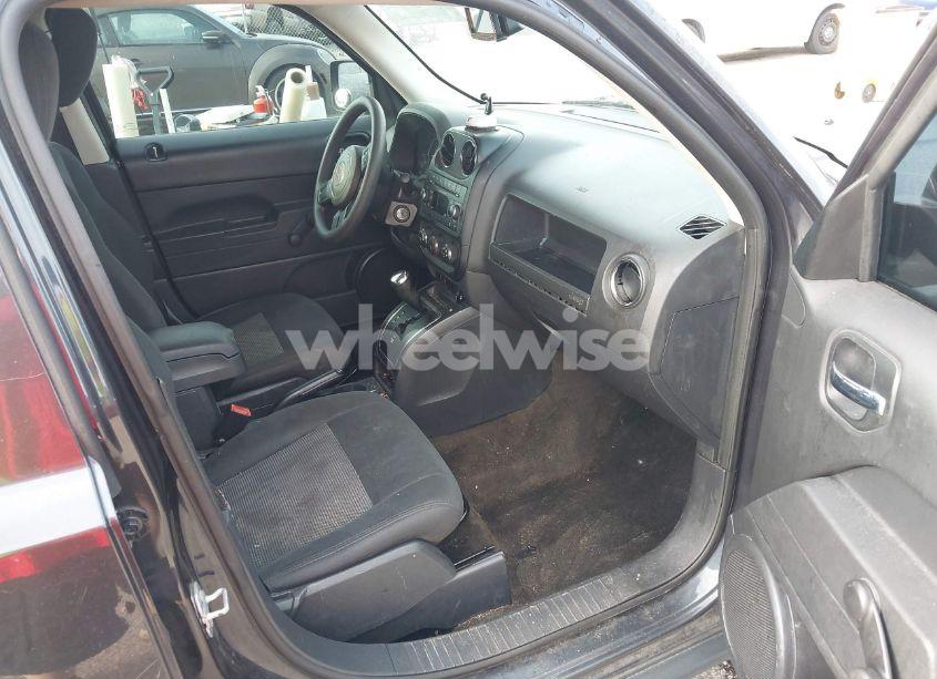 Photo 5 of 2016 Jeep Patriot SPORT (VIN 1C4NJPBA5GD514804)