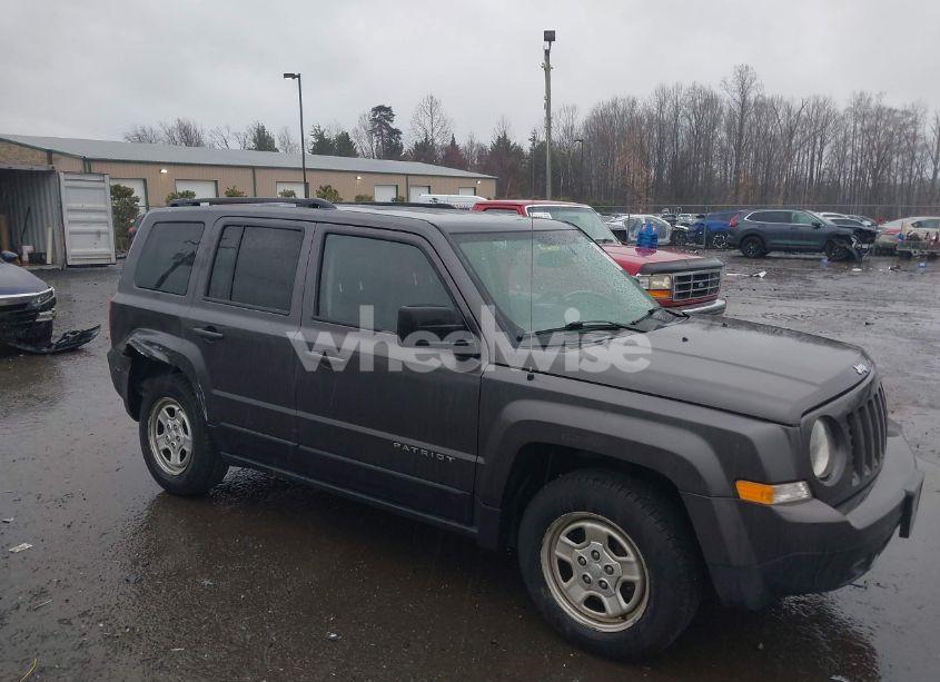 2016 Jeep Patriot SPORT (VIN 1C4NJPBA5GD528556) main photo