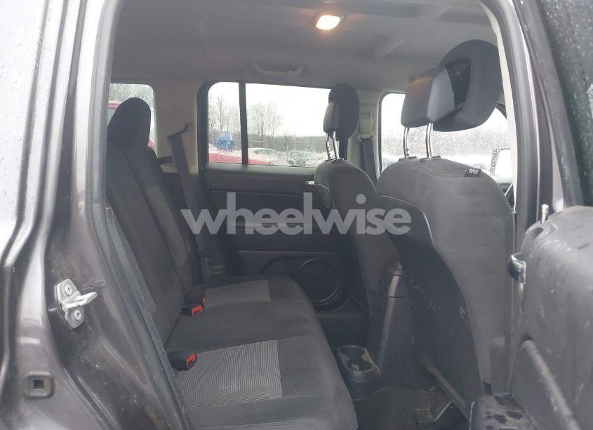 Photo 8 of 2016 Jeep Patriot SPORT (VIN 1C4NJPBA5GD528556)