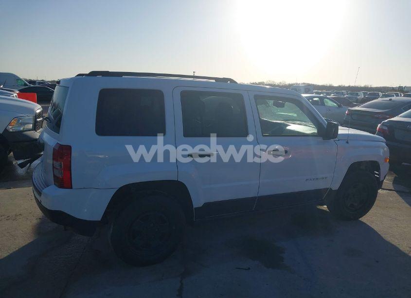 Photo 4 of 2016 Jeep Patriot SPORT (VIN 1C4NJPBA5GD548886)