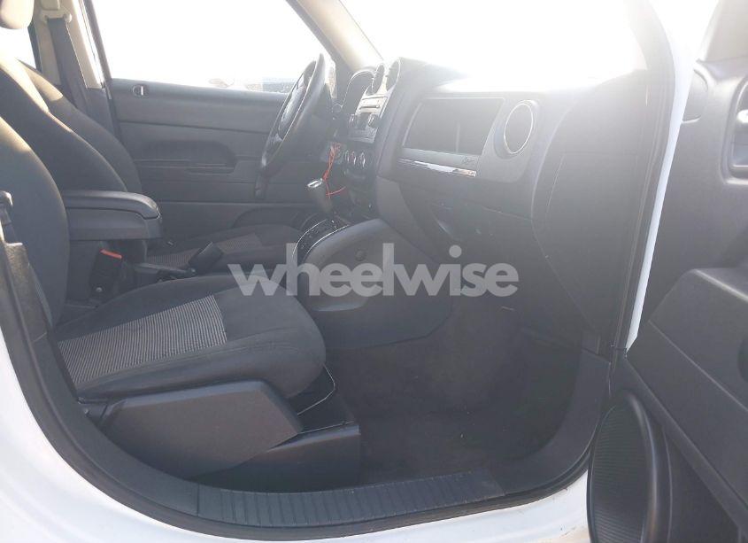 Photo 5 of 2016 Jeep Patriot SPORT (VIN 1C4NJPBA5GD548886)