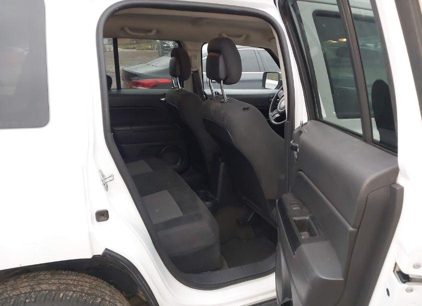 Photo 8 of 2017 Jeep Patriot SPORT FWD (VIN 1C4NJPBA5HD140440)