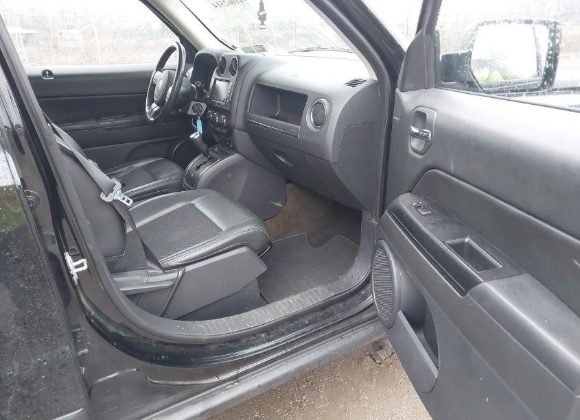 Photo 5 of 2017 Jeep Patriot SPORT SE FWD (VIN 1C4NJPBA5HD156668)