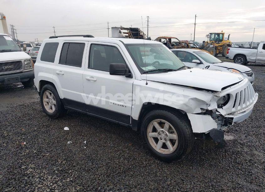 2017 Jeep Patriot SPORT FWD (VIN 1C4NJPBA5HD163409) main photo