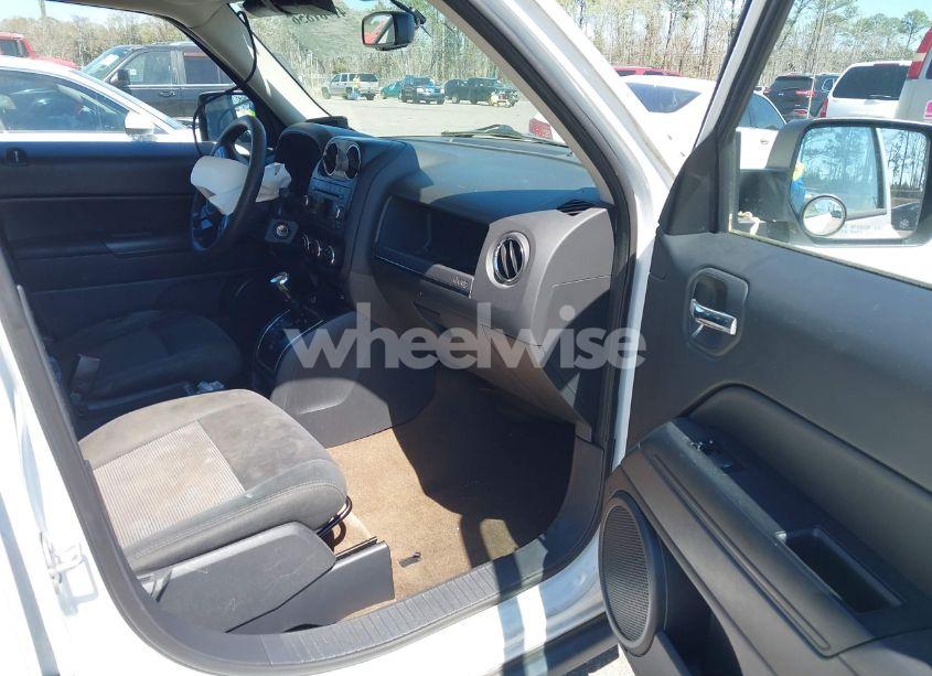 Photo 5 of 2017 Jeep Patriot SPORT FWD (VIN 1C4NJPBA5HD204220)