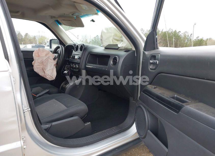 Photo 5 of 2012 Jeep Patriot SPORT (VIN 1C4NJPBA6CD632452)