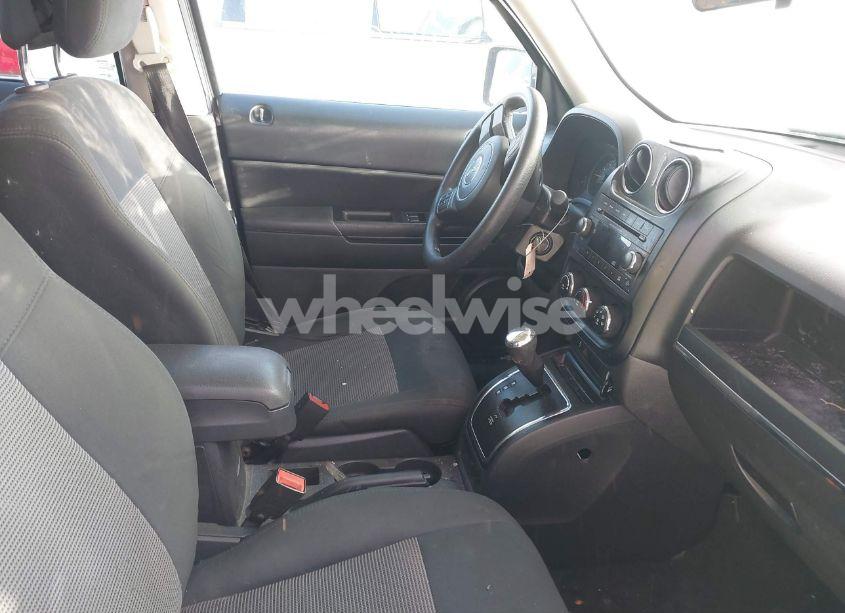 Photo 5 of 2014 Jeep Patriot SPORT (VIN 1C4NJPBA6ED601205)