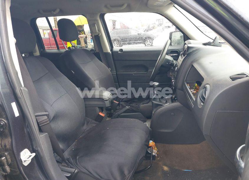 Photo 5 of 2014 Jeep Patriot SPORT (VIN 1C4NJPBA6ED714586)