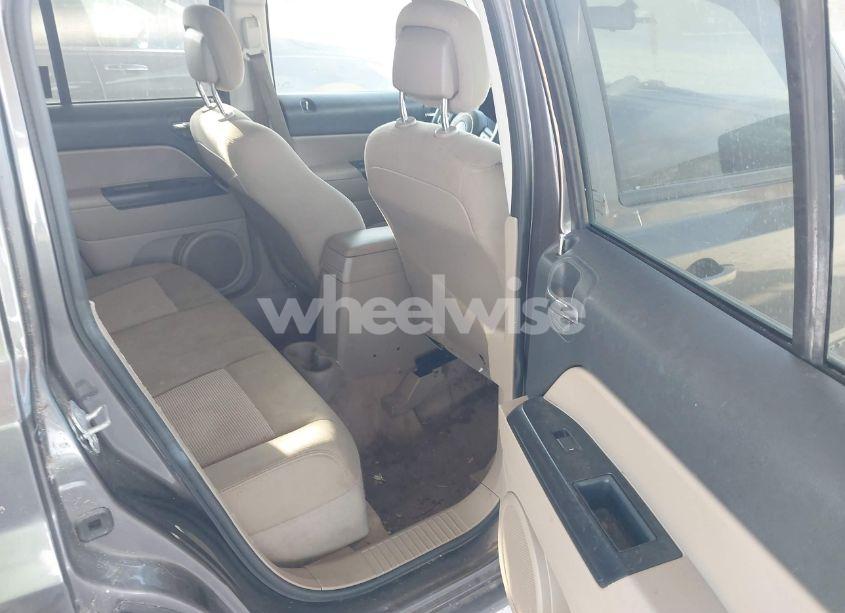 Photo 8 of 2014 Jeep Patriot SPORT (VIN 1C4NJPBA6ED881532)