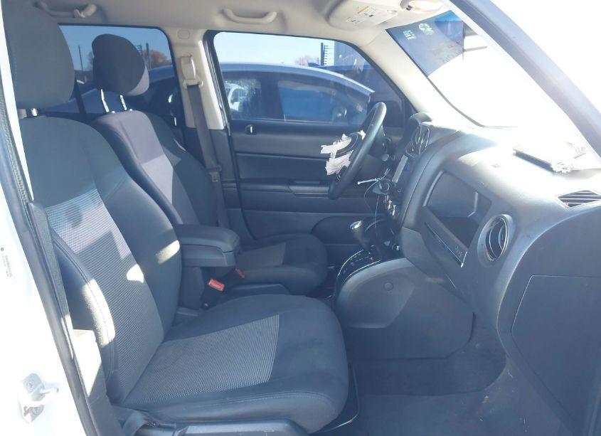 Photo 5 of 2015 Jeep Patriot ALTITUDE EDITION (VIN 1C4NJPBA6FD171533)