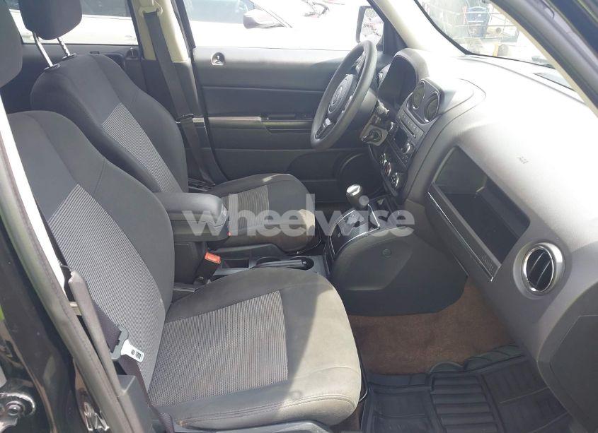 Photo 5 of 2015 Jeep Patriot ALTITUDE EDITION (VIN 1C4NJPBA6FD318661)