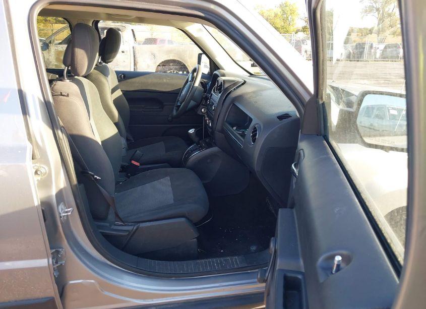 Photo 5 of 2016 Jeep Patriot SPORT (VIN 1C4NJPBA6GD514505)