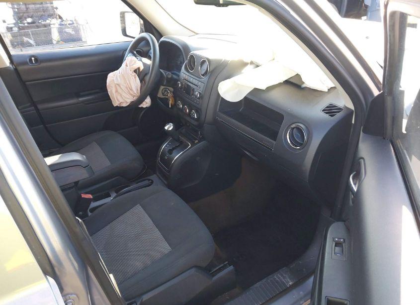 Photo 5 of 2016 Jeep Patriot SPORT (VIN 1C4NJPBA6GD609291)