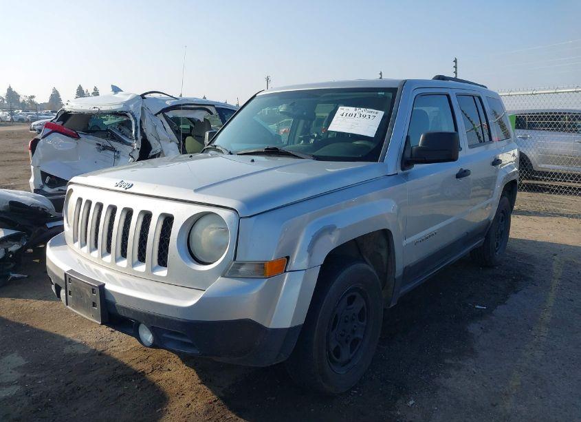 Photo 2 of 2013 Jeep Patriot SPORT (VIN 1C4NJPBA7DD229467)