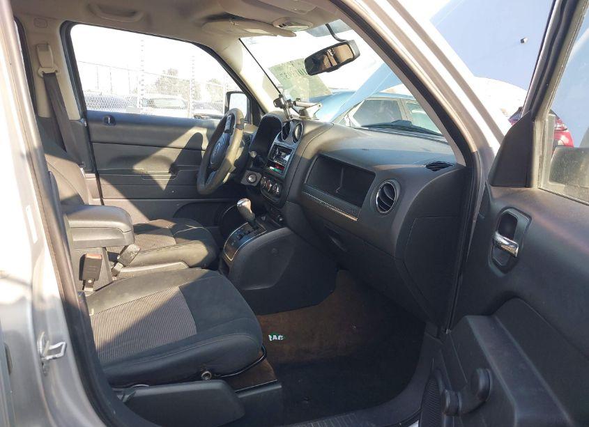 Photo 5 of 2013 Jeep Patriot SPORT (VIN 1C4NJPBA7DD229467)