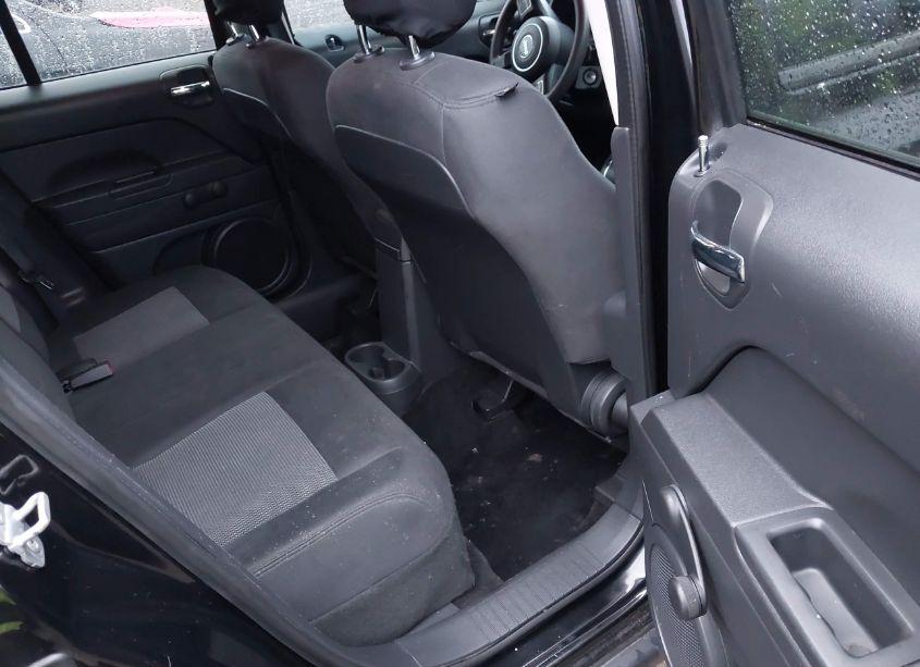 Photo 8 of 2014 Jeep Patriot SPORT (VIN 1C4NJPBA7ED619485)