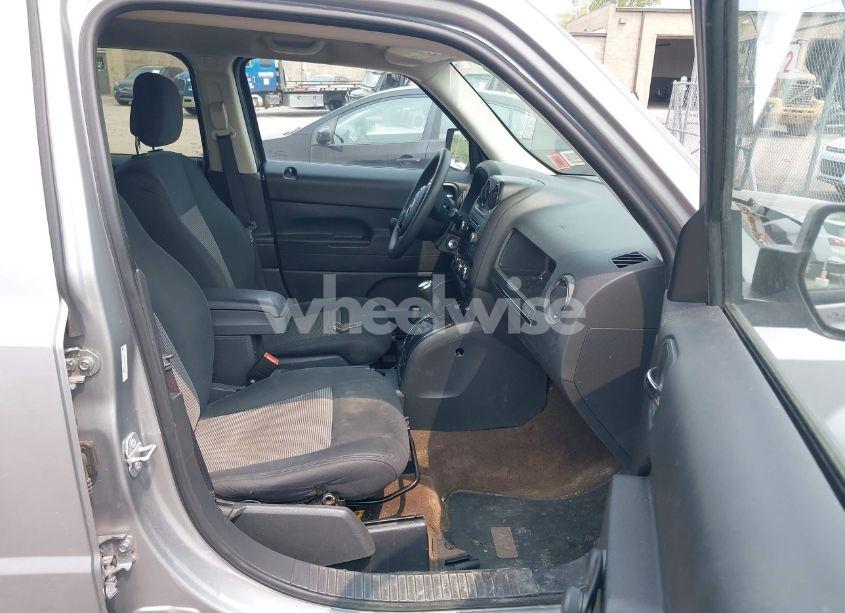 Photo 5 of 2014 Jeep Patriot SPORT (VIN 1C4NJPBA7ED799566)