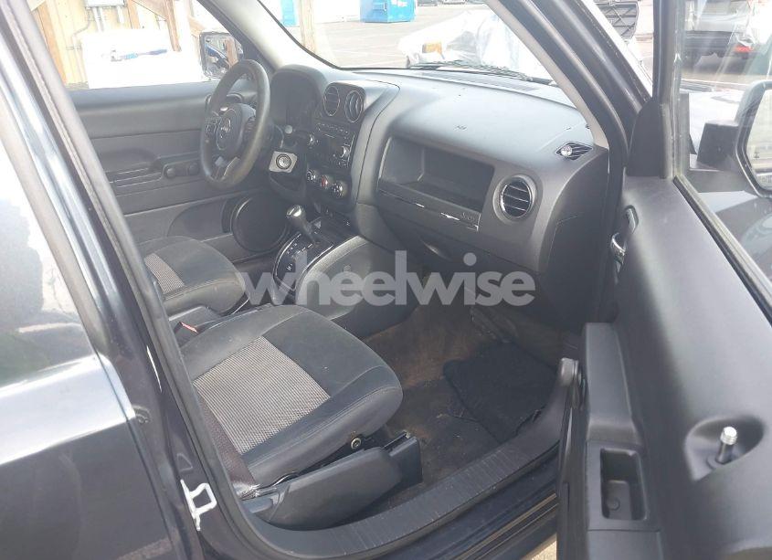 Photo 5 of 2014 Jeep Patriot ALTITUDE (VIN 1C4NJPBA7ED850595)