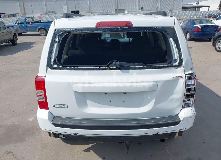 Photo 16 of 2015 Jeep Patriot SPORT (VIN 1C4NJPBA7FD430711)