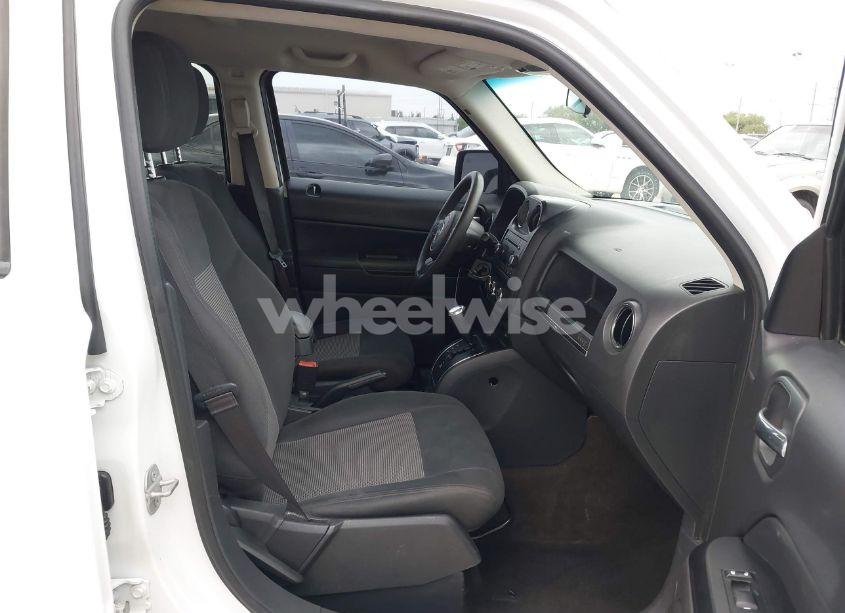 Photo 5 of 2015 Jeep Patriot SPORT (VIN 1C4NJPBA7FD430711)