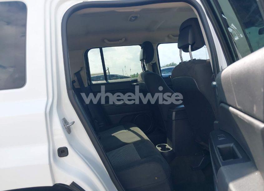 Photo 8 of 2015 Jeep Patriot SPORT (VIN 1C4NJPBA7FD430711)