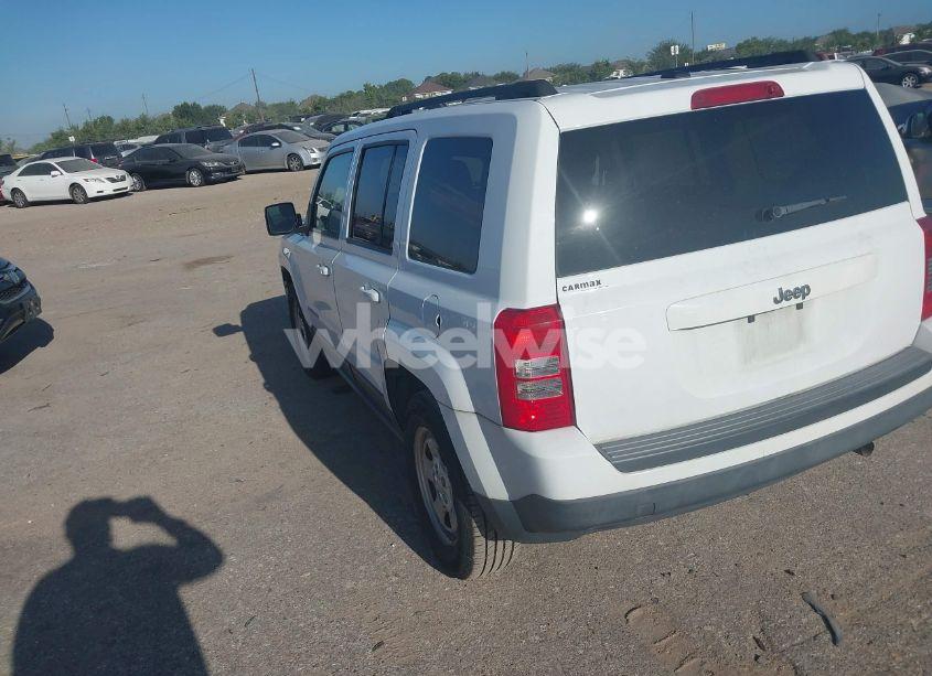 Photo 3 of 2016 Jeep Patriot SPORT (VIN 1C4NJPBA7GD525125)