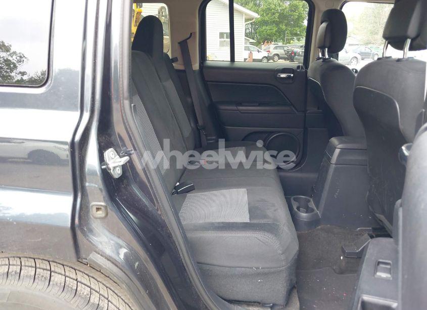 Photo 8 of 2016 Jeep Patriot SPORT (VIN 1C4NJPBA7GD526498)